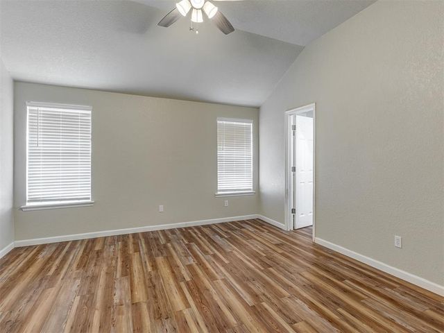 901 SE 37th Street, Moore, OK 73160