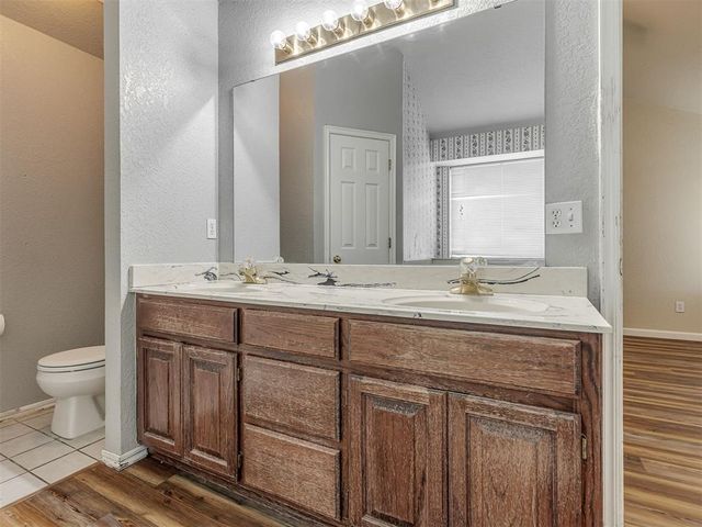 901 SE 37th Street, Moore, OK 73160