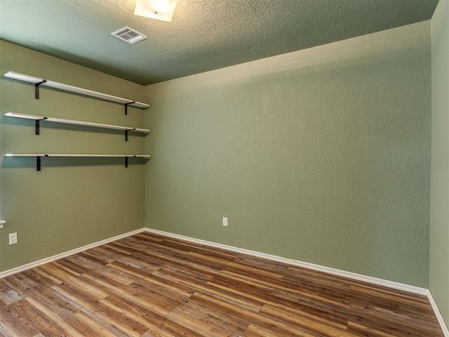 901 SE 37th Street, Moore, OK 73160