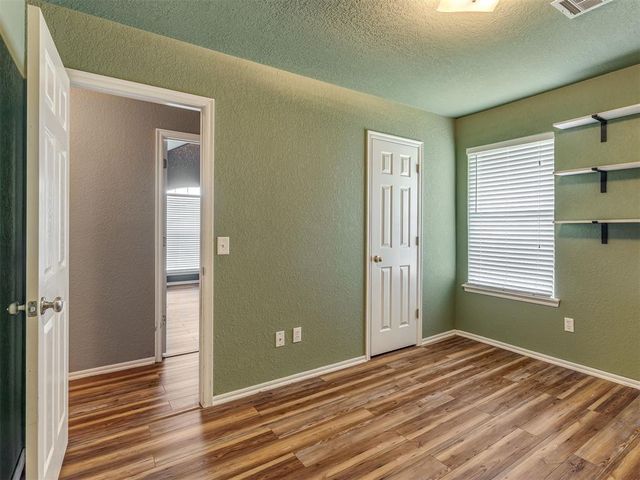 901 SE 37th Street, Moore, OK 73160