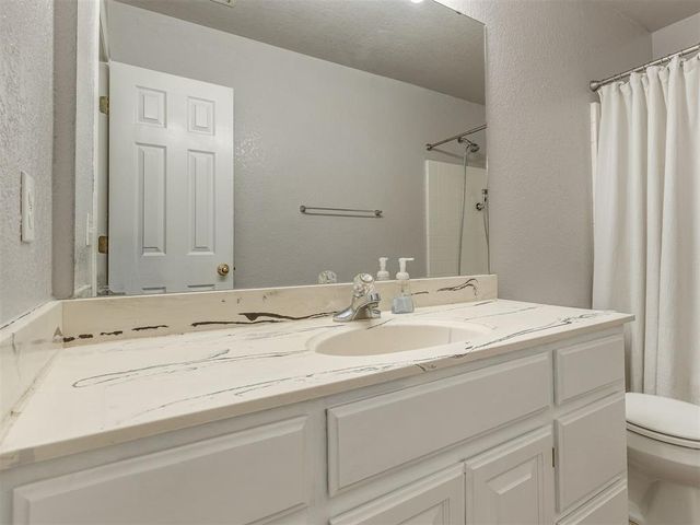 901 SE 37th Street, Moore, OK 73160