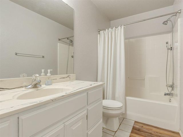 901 SE 37th Street, Moore, OK 73160