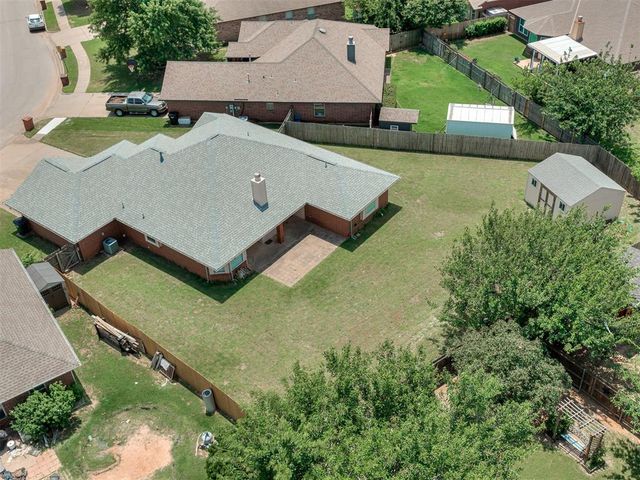 901 SE 37th Street, Moore, OK 73160