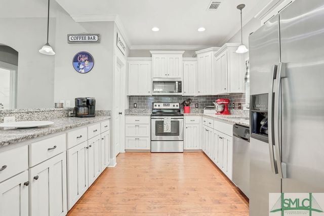 190 Blackjack Oak Drive E, Richmond Hill, GA 31324