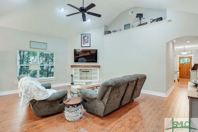 190 Blackjack Oak Drive E, Richmond Hill, GA 31324