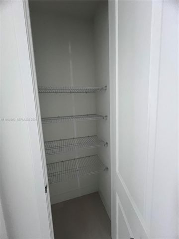 4784 SW 72nd Ter 0, Davie, FL 33314