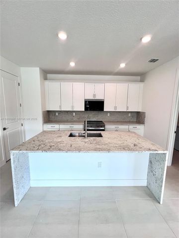 4784 SW 72nd Ter 0, Davie, FL 33314