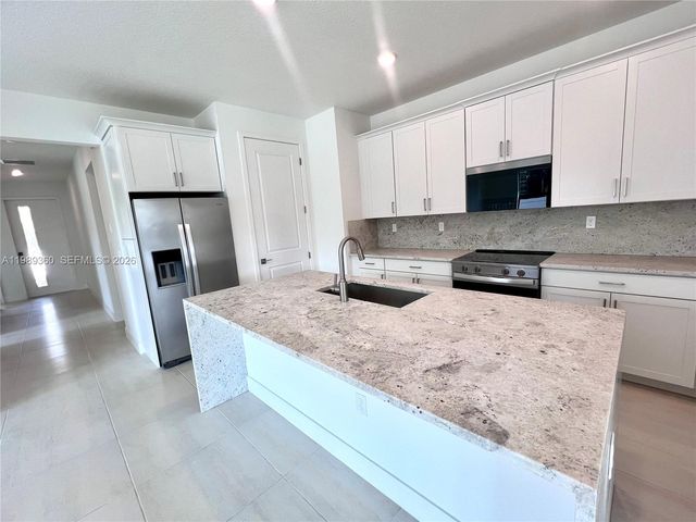 4784 SW 72nd Ter 0, Davie, FL 33314