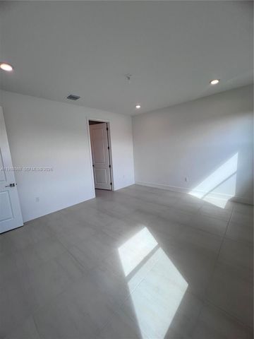 4784 SW 72nd Ter 0, Davie, FL 33314