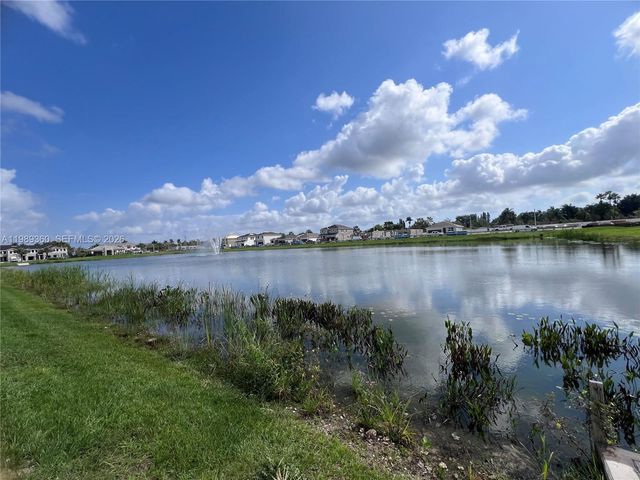 4784 SW 72nd Ter 0, Davie, FL 33314