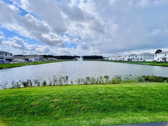 4784 SW 72nd Ter 0, Davie, FL 33314