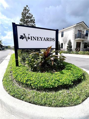 4784 SW 72nd Ter 0, Davie, FL 33314