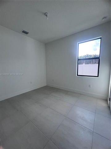 4784 SW 72nd Ter 0, Davie, FL 33314