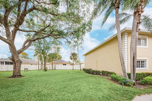 1501 PALM BEACH TRACE Drive, Royal Palm Beach, FL 33411