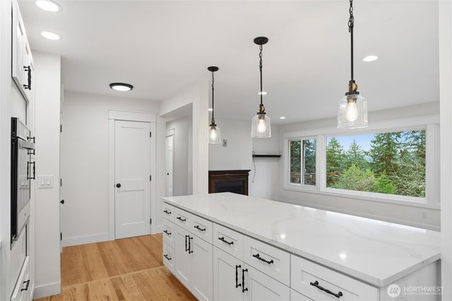 1530 Crestview Drive, Bremerton, WA 98312