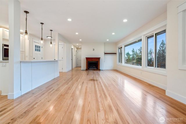 1530 Crestview Drive, Bremerton, WA 98312