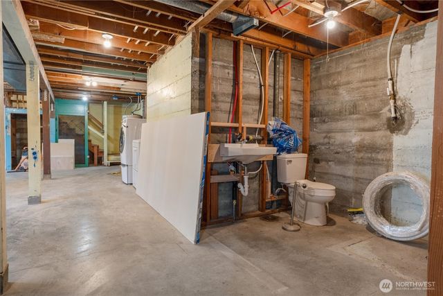 1530 Crestview Drive, Bremerton, WA 98312