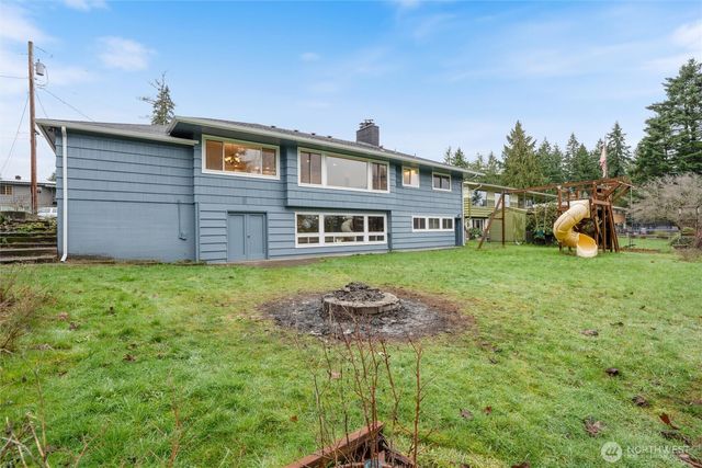 1530 Crestview Drive, Bremerton, WA 98312