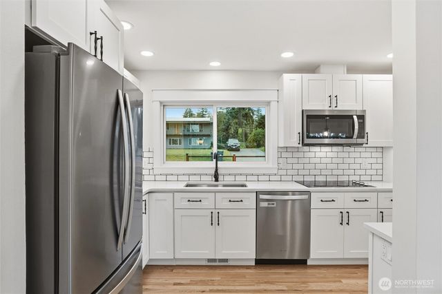 1530 Crestview Drive, Bremerton, WA 98312