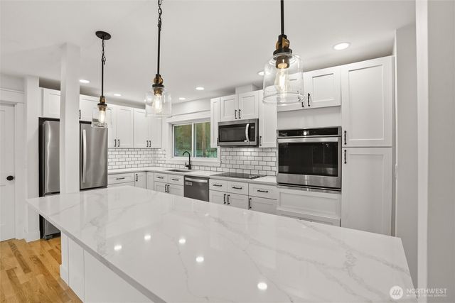 1530 Crestview Drive, Bremerton, WA 98312