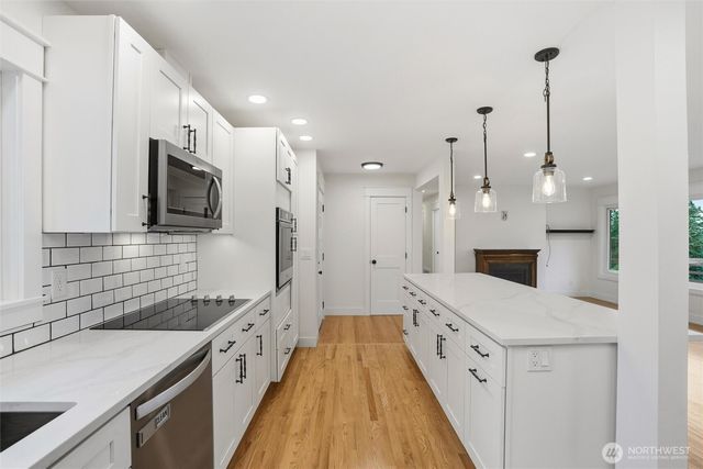 1530 Crestview Drive, Bremerton, WA 98312