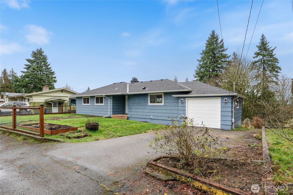 1530 Crestview Drive, Bremerton, WA 98312