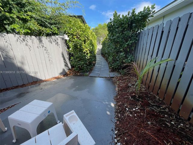 305 NE 15th Ave REAR, Fort Lauderdale, FL 33301