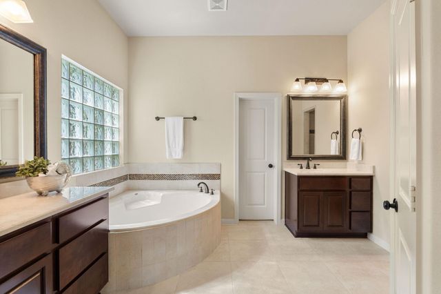 22 Willow Bay Drive, Missouri City, TX 77459