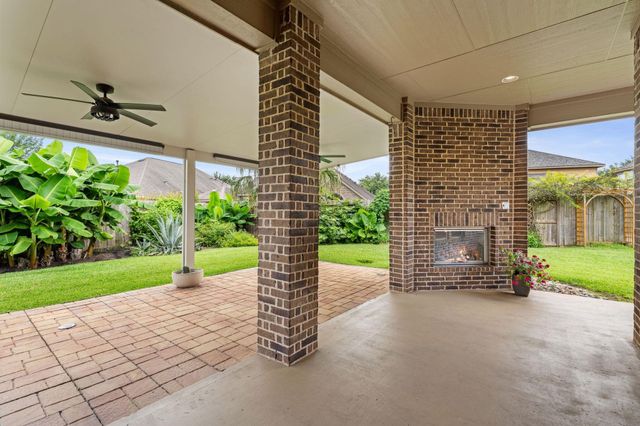 22 Willow Bay Drive, Missouri City, TX 77459
