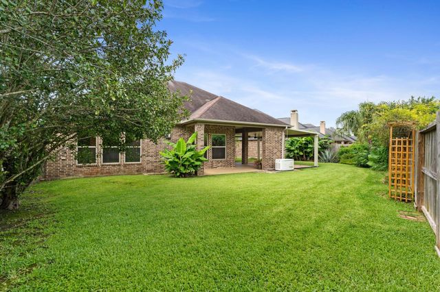 22 Willow Bay Drive, Missouri City, TX 77459