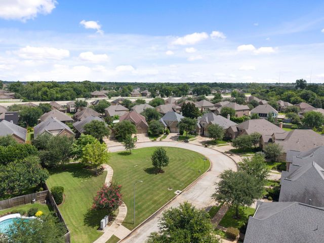 22 Willow Bay Drive, Missouri City, TX 77459