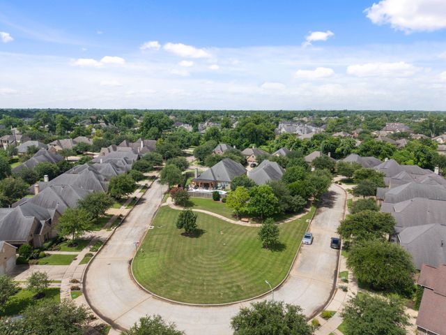 22 Willow Bay Drive, Missouri City, TX 77459