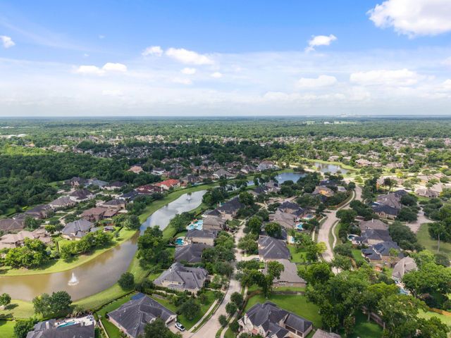 22 Willow Bay Drive, Missouri City, TX 77459