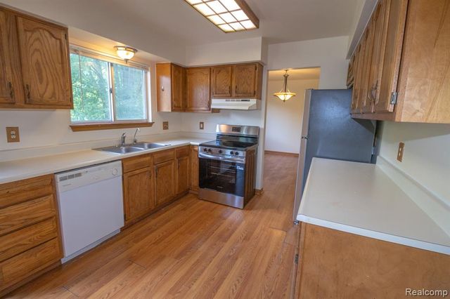 42091 Greenwood Drive, Canton, MI 48187