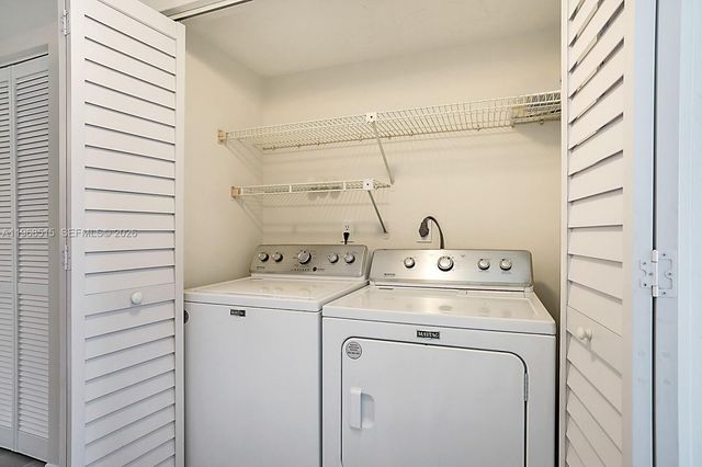 6327 Chasewood Dr E, Jupiter, FL 33458