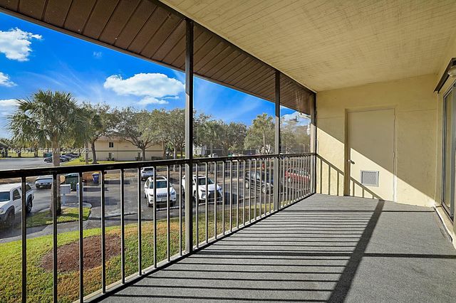 6327 Chasewood Dr E, Jupiter, FL 33458