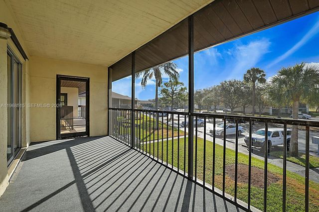 6327 Chasewood Dr E, Jupiter, FL 33458