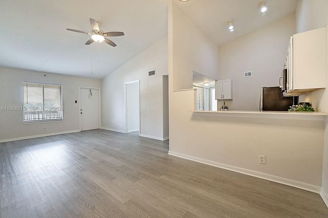 6327 Chasewood Dr E, Jupiter, FL 33458