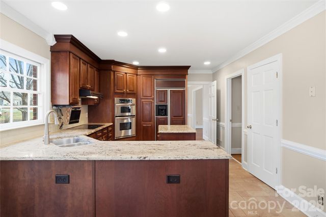 115 Chesney Glen Drive, Matthews, NC 28105