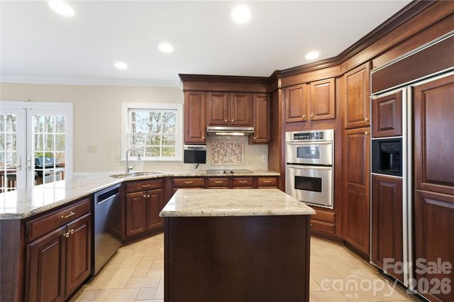 115 Chesney Glen Drive, Matthews, NC 28105