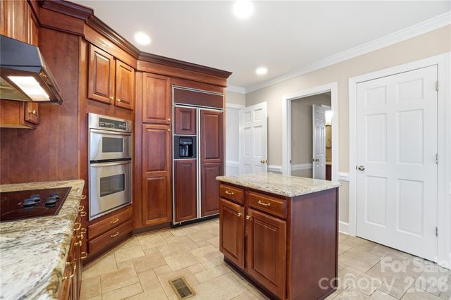 115 Chesney Glen Drive, Matthews, NC 28105