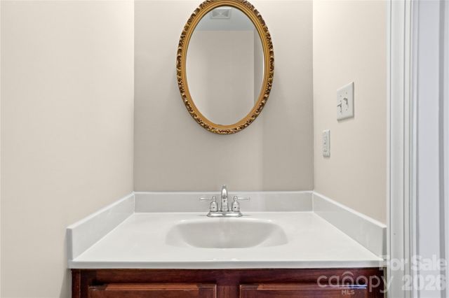 115 Chesney Glen Drive, Matthews, NC 28105