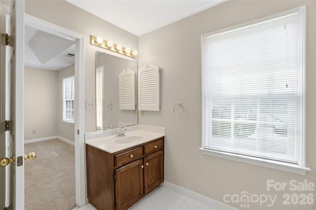 115 Chesney Glen Drive, Matthews, NC 28105