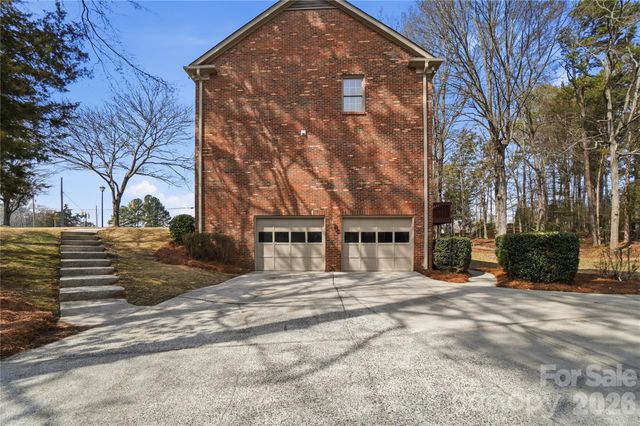 115 Chesney Glen Drive, Matthews, NC 28105