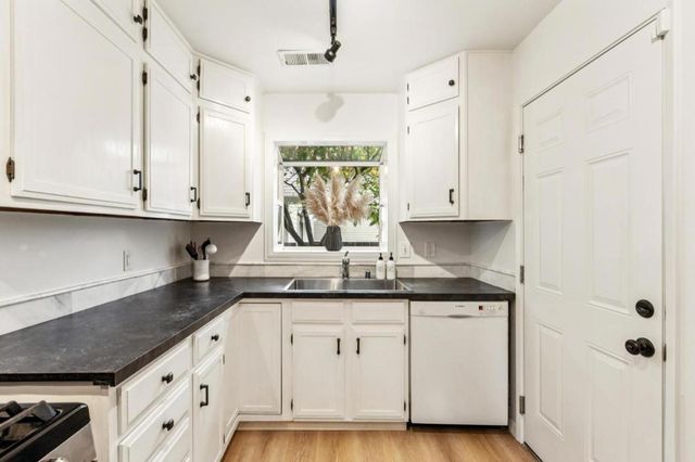 499 Sonora Avenue, El Granada, CA 94019