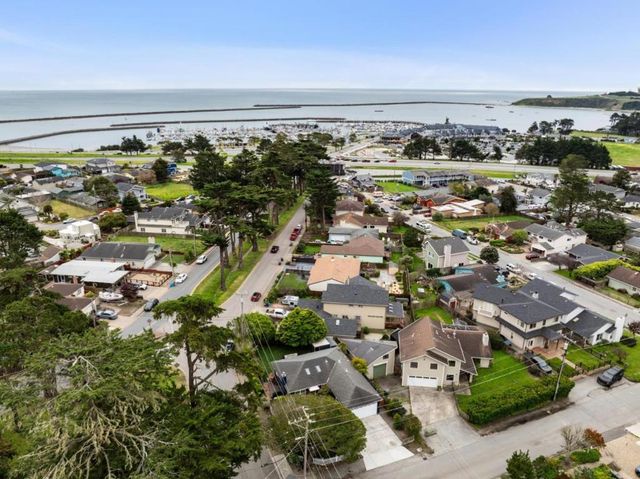 499 Sonora Avenue, El Granada, CA 94019