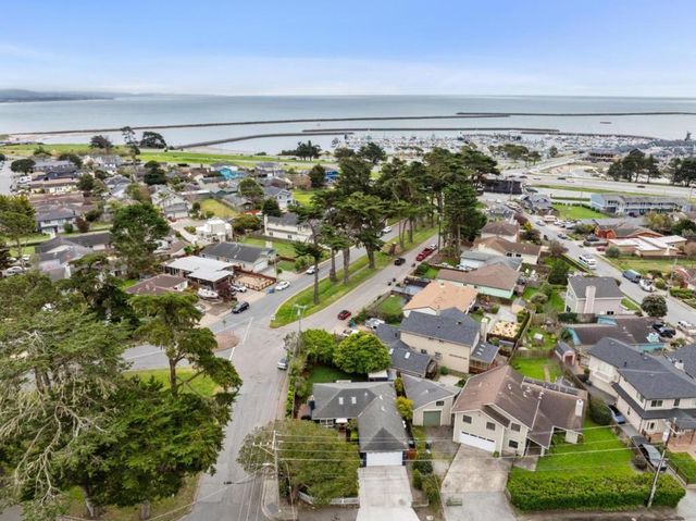 499 Sonora Avenue, El Granada, CA 94019