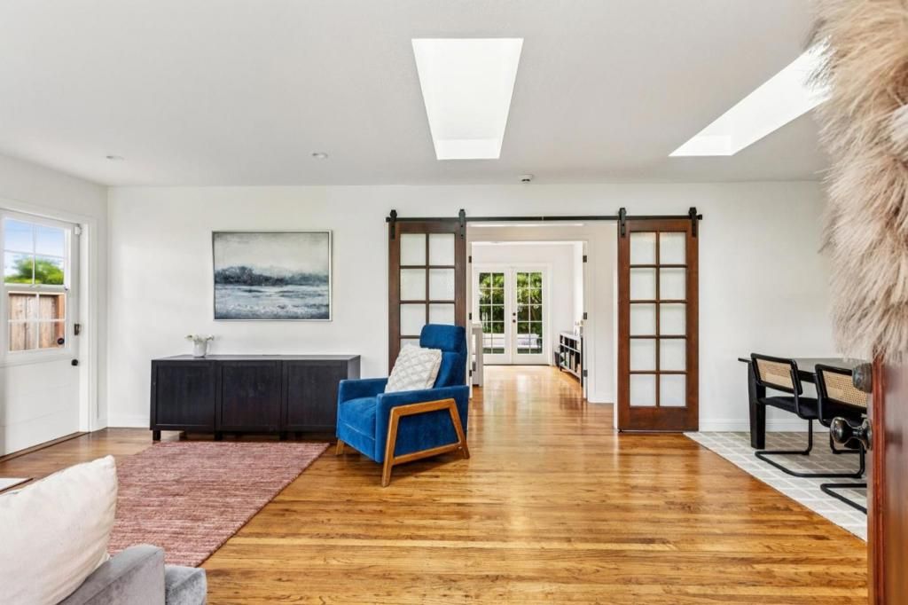 Image 10 of property listing at 499 Sonora Avenue, El Granada, CA 94019