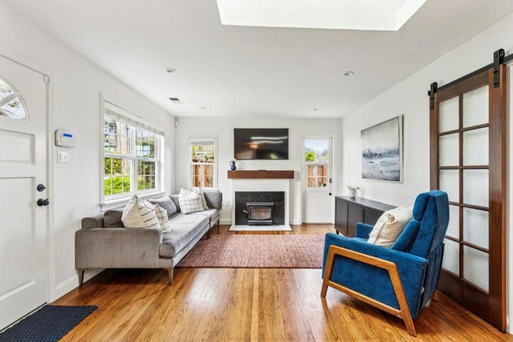 Image 11 of property listing at 499 Sonora Avenue, El Granada, CA 94019