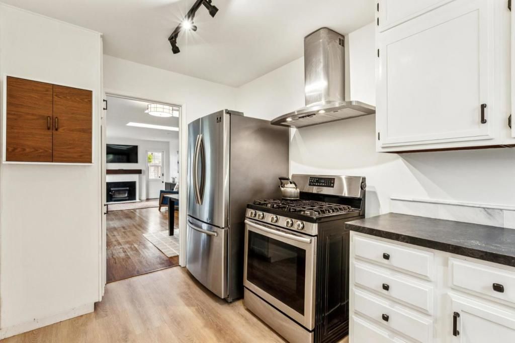 Image 18 of property listing at 499 Sonora Avenue, El Granada, CA 94019